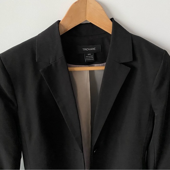 Black blazer - Picture 2 of 3